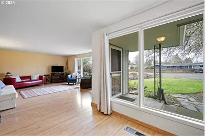 280 Regal Ct, Eugene, OR 97401 - Photo 10