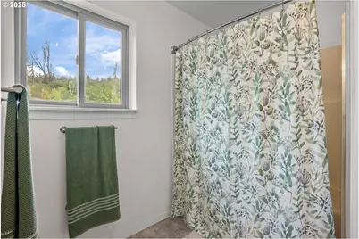 28430 Kingsbury, Lebanon, OR 97355 - Photo 36