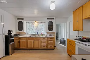 10156 SE Division St, Portland, OR 97266 - Photo 6