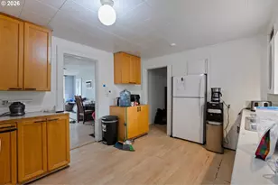 10156 SE Division St, Portland, OR 97266 - Photo 8