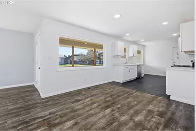 920 W 10th Ave, Junction City, OR 97448 - Photo 10