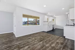 920 W 10th Ave, Junction City, OR 97448 - Photo 10