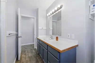 920 W 10th Ave, Junction City, OR 97448 - Photo 28