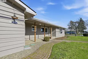 920 W 10th Ave, Junction City, OR 97448 - Photo 4