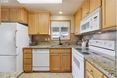 1383 Thompson Rd, Woodburn, OR 97071 - Photo 10