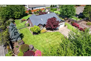 211 NW West Hills Dr, McMinnville, OR 97128 - Photo 2