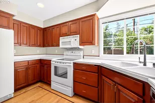 211 NW West Hills Dr, McMinnville, OR 97128 - Photo 16