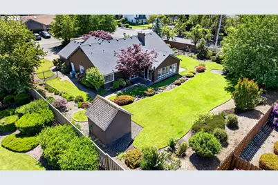 211 NW West Hills Dr, McMinnville, OR 97128 - Photo 4