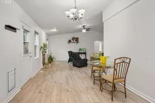 618 NE Faloma Rd, Portland, OR 97211 - Photo 12