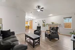 618 NE Faloma Rd, Portland, OR 97211 - Photo 6