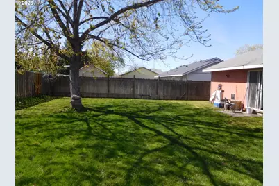 180 NE 15th Ave, Milton-Freewater, OR 97862 - Photo 8