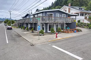 582 Winchester Ave, Reedsport, OR 97467 - Photo 2