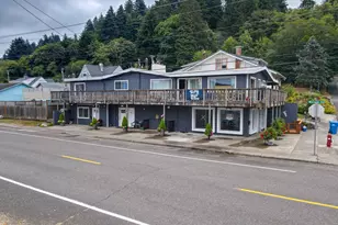 582 Winchester Ave, Reedsport, OR 97467 - Photo 4
