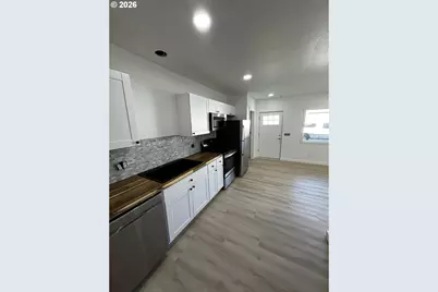 582 Winchester Ave, Reedsport, OR 97467 - Photo 24