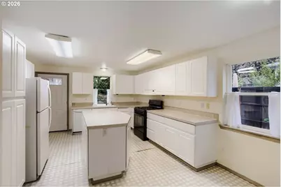 3237 SW Caraway Ct, Portland, OR 97219 - Photo 18