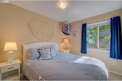 572 N Hemlock St, Cannon Beach, OR 97110 - Photo 16