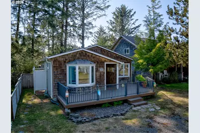 572 N Hemlock St, Cannon Beach, OR 97110 - Photo 42