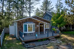 572 N Hemlock St, Cannon Beach, OR 97110 - Photo 42