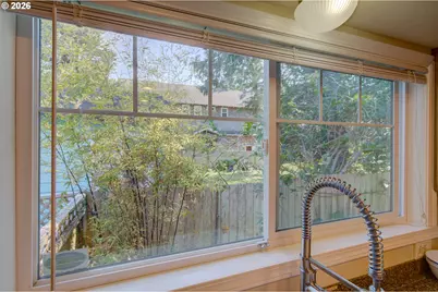 572 N Hemlock St, Cannon Beach, OR 97110 - Photo 12
