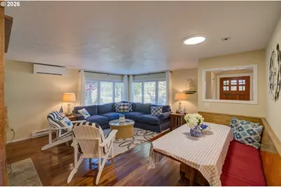 572 N Hemlock St, Cannon Beach, OR 97110 - Photo 8