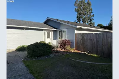 2164 24th St, Florence, OR 97439 - Photo 4