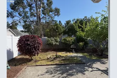 2164 24th St, Florence, OR 97439 - Photo 12