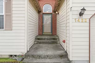 1422 SW 11th St, Troutdale, OR 97060 - Photo 2