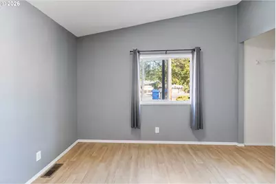 802 SW Spring St, Mill City, OR 97360 - Photo 18