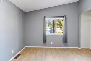802 SW Spring St, Mill City, OR 97360 - Photo 18