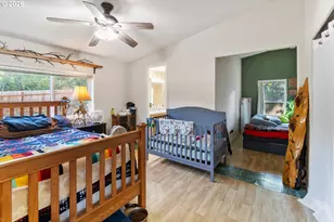 802 SW Spring St, Mill City, OR 97360 - Photo 8