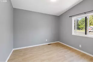 802 SW Spring St, Mill City, OR 97360 - Photo 22