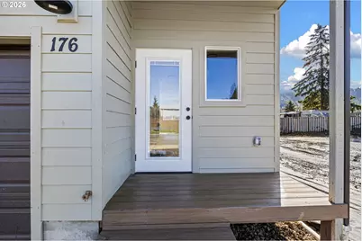 176 Allison Ave, Sutherlin, OR 97479 - Photo 4