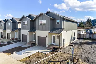 176 Allison Ave, Sutherlin, OR 97479 - Photo 2