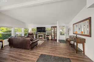 128 Evergreen Ln, Florence, OR 97439 - Photo 6