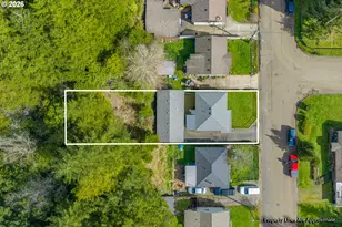 900 W 17th St, Coquille, OR 97423 - Photo 32