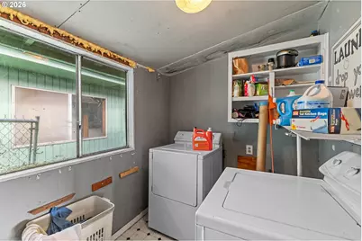 900 W 17th St, Coquille, OR 97423 - Photo 20