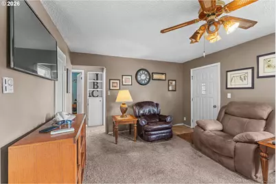 900 W 17th St, Coquille, OR 97423 - Photo 8