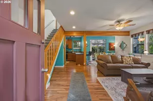 2060 Martha Ln, Hood River, OR 97031 - Photo 6