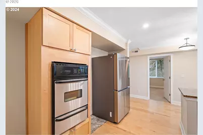 1205 SW Cardinell Dr #802, Portland, OR 97201 - Photo 6