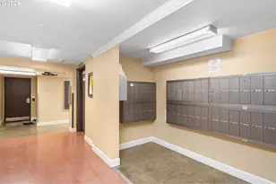 1205 SW Cardinell Dr, Portland, OR 97201 - Photo 38