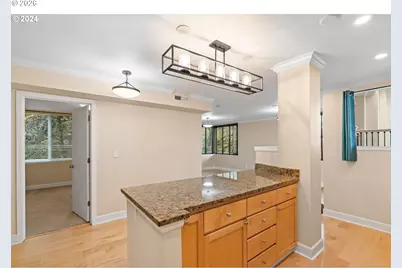 1205 SW Cardinell Dr #802, Portland, OR 97201 - Photo 8