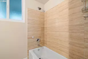 1205 SW Cardinell Dr, Portland, OR 97201 - Photo 28