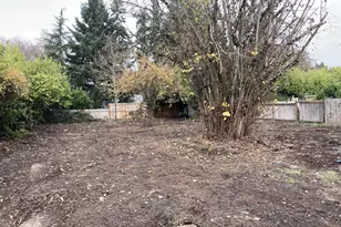295 Knapp Ln, Eugene, OR 97404 - Photo 2