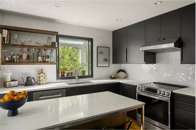 904 NE 67th Ave, Portland, OR 97213 - Photo 8