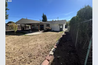 17519 SE Tibbetts St, Portland, OR 97236 - Photo 32