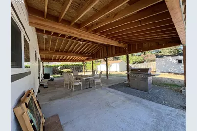 17519 SE Tibbetts St, Portland, OR 97236 - Photo 30