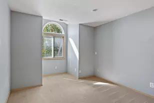 21389 NW Kenai Ct, Portland, OR 97229 - Photo 36