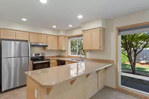 21389 NW Kenai Ct, Portland, OR 97229 - Photo 20
