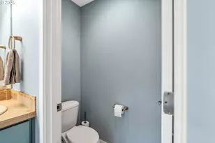 19852 SW Sonia Ln, Beaverton, OR 97007 - Photo 30