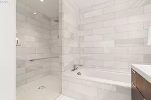 550 SW 10th Ave, Portland, OR 97205 - Photo 30